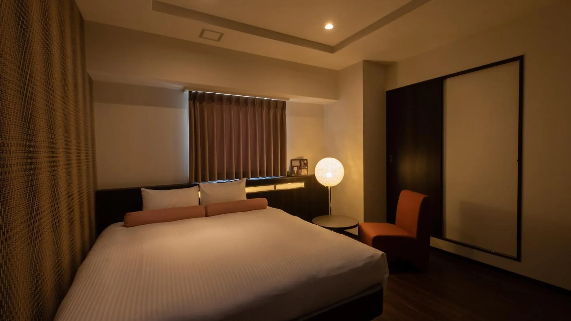 Nipponbashi Luxe Hotel Oszaka 4*,  Japán