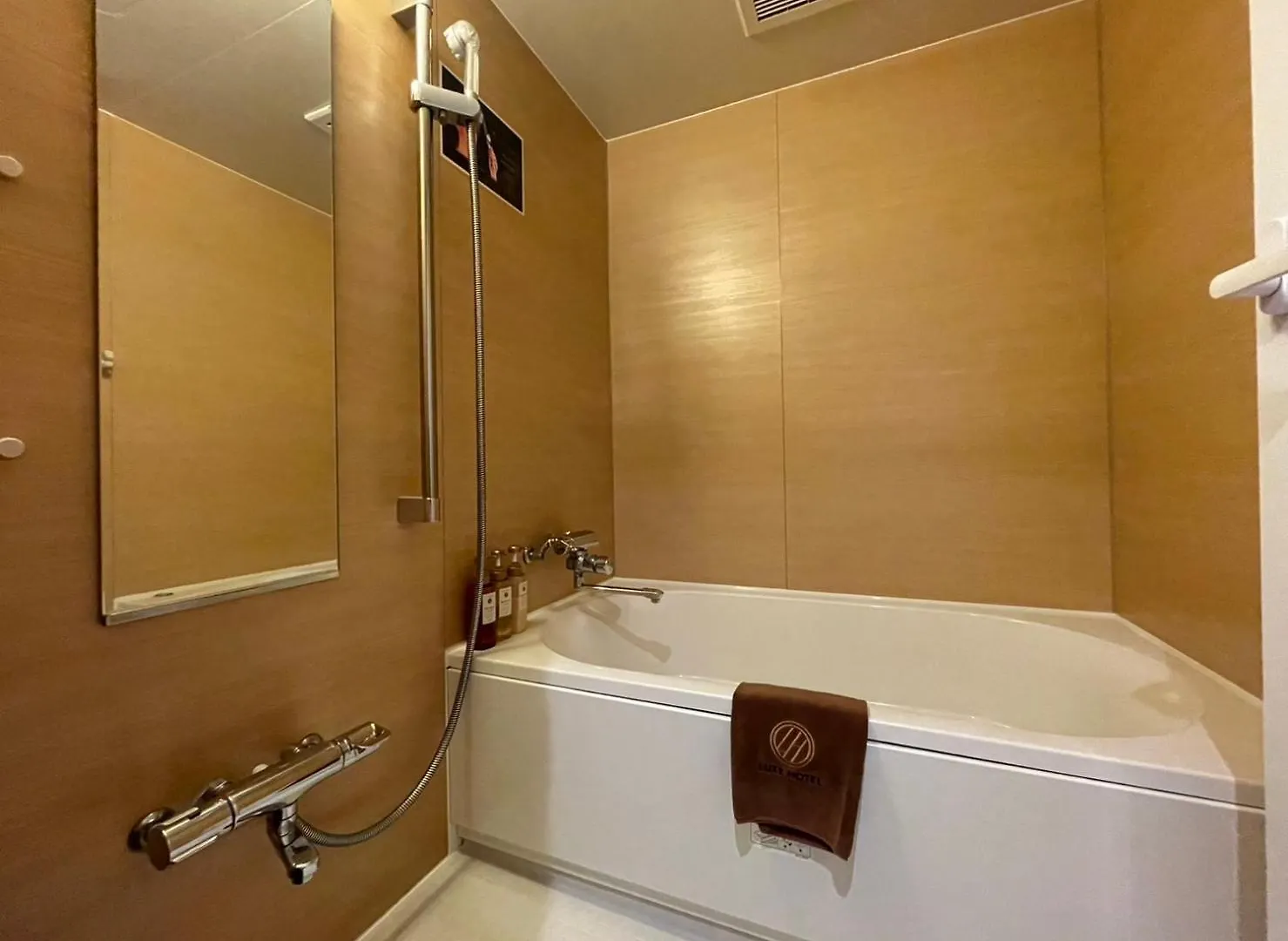 Nipponbashi Luxe Hotel Osaka